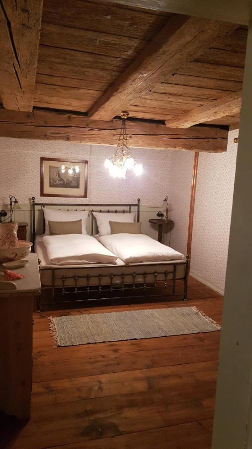 Hoher Hirschen: Historic Tudor House With Stylish And Museum Apartment Bodman-Ludwigshafen