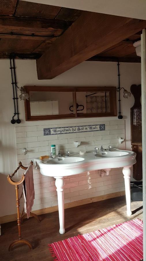 Hoher Hirschen: Historic Tudor House With Stylish And Museum Apartment